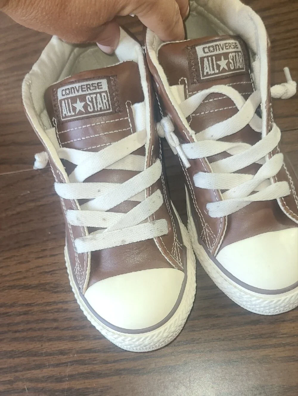 Converse Kids Brown and White Leather Mid Sneakers Size 1